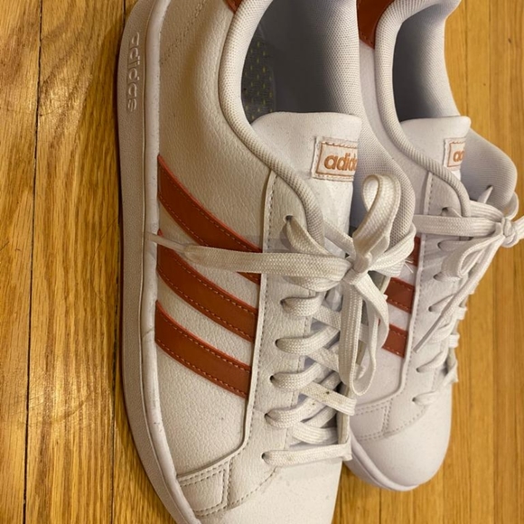 Adidas shoes - Picture 3 of 3